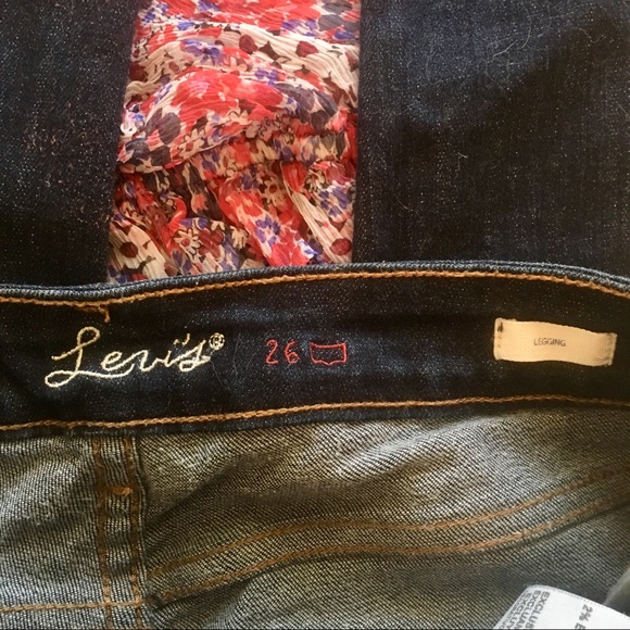 Levi’s Skinny Jean “Leggings” - Picture 3 of 4